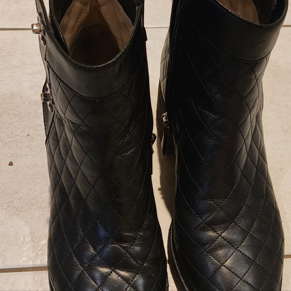 AUTHENTIC CHANEL turnlock booties 9.5 - Picture 2 of 6